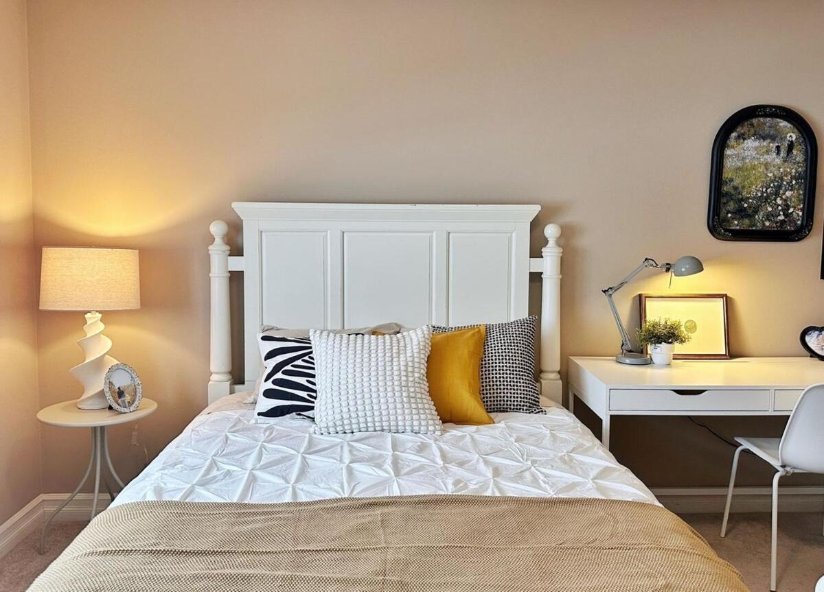 Entire Beautiful And Cozy * Edmonton